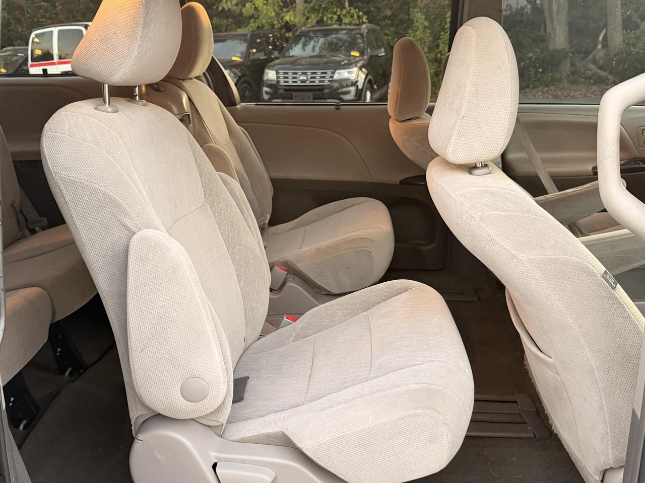 Toyota Sienna LE FWD 8-Passenger (Natl) 2017