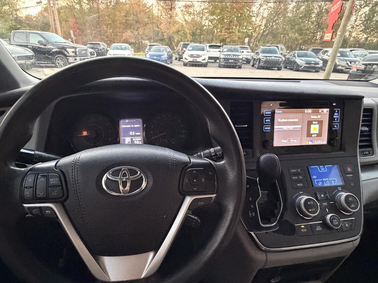 Toyota Sienna LE FWD 8-Passenger (Natl) 2017