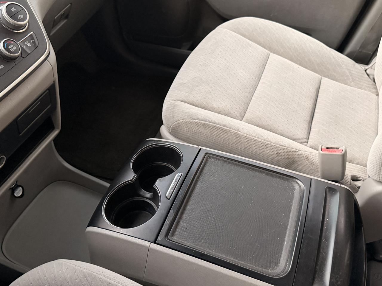 Toyota Sienna LE FWD 8-Passenger (Natl) 2017