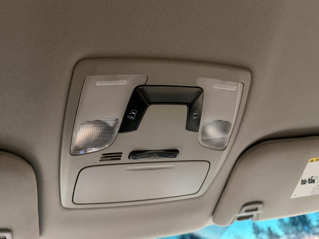 Toyota Sienna LE FWD 8-Passenger (Natl) 2017