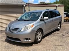 2017 Toyota Sienna 