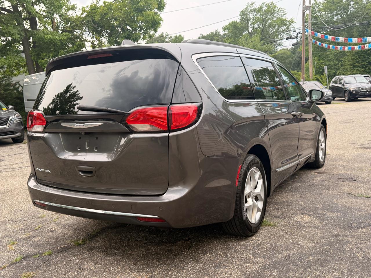 Chrysler Pacifica Touring-L FWD 2017