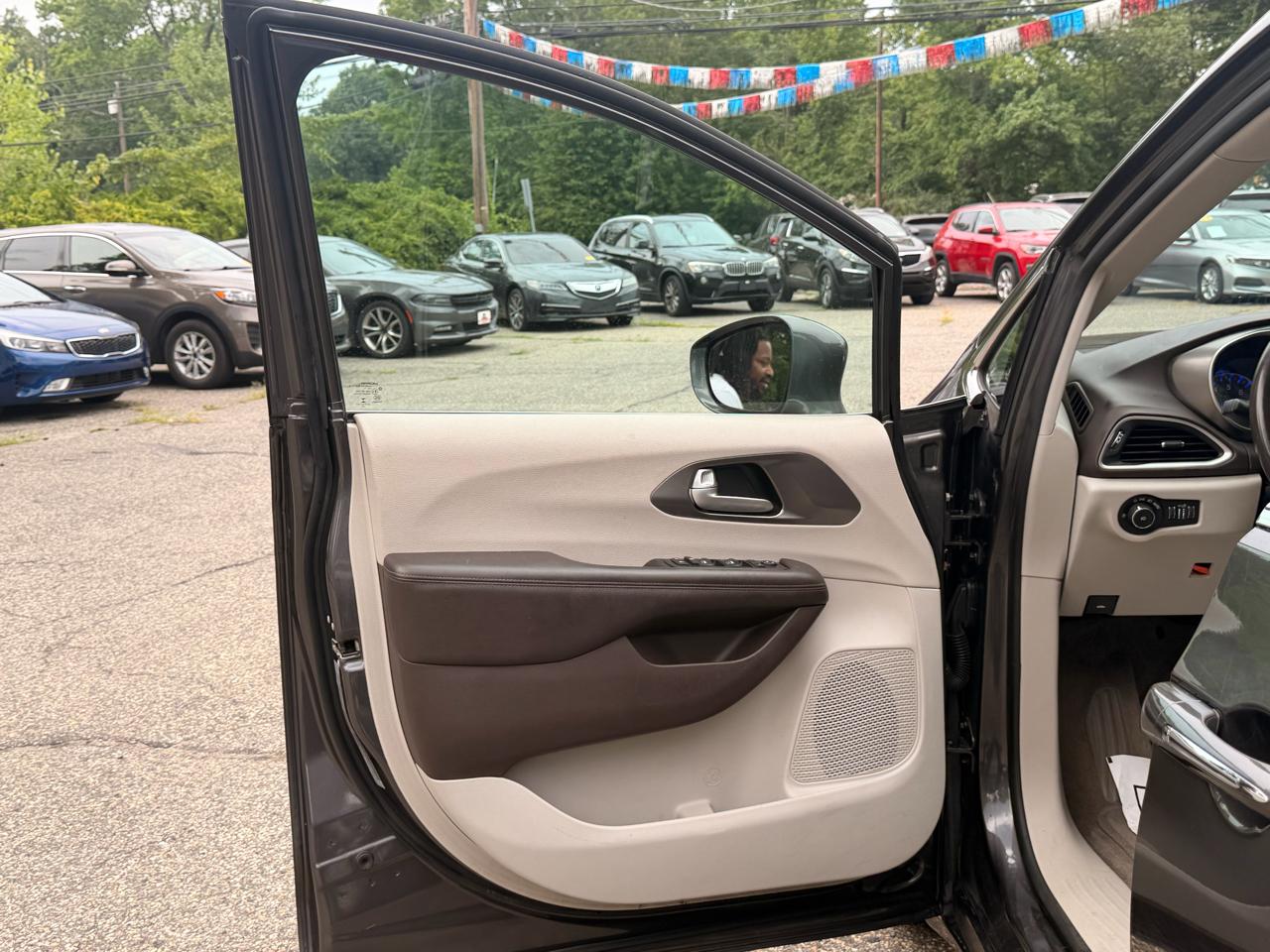 Chrysler Pacifica Touring-L FWD 2017