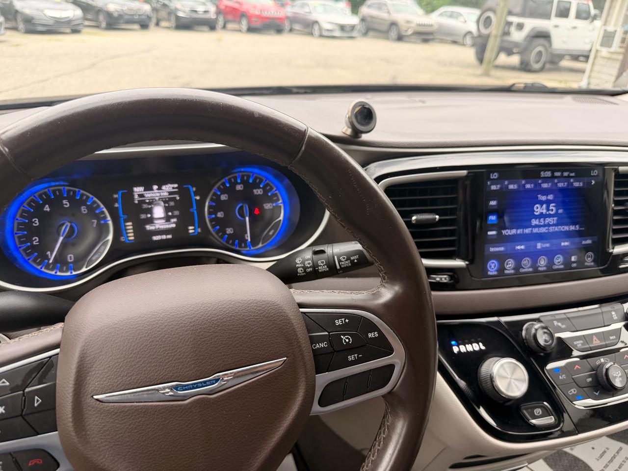 Chrysler Pacifica Touring-L FWD 2017