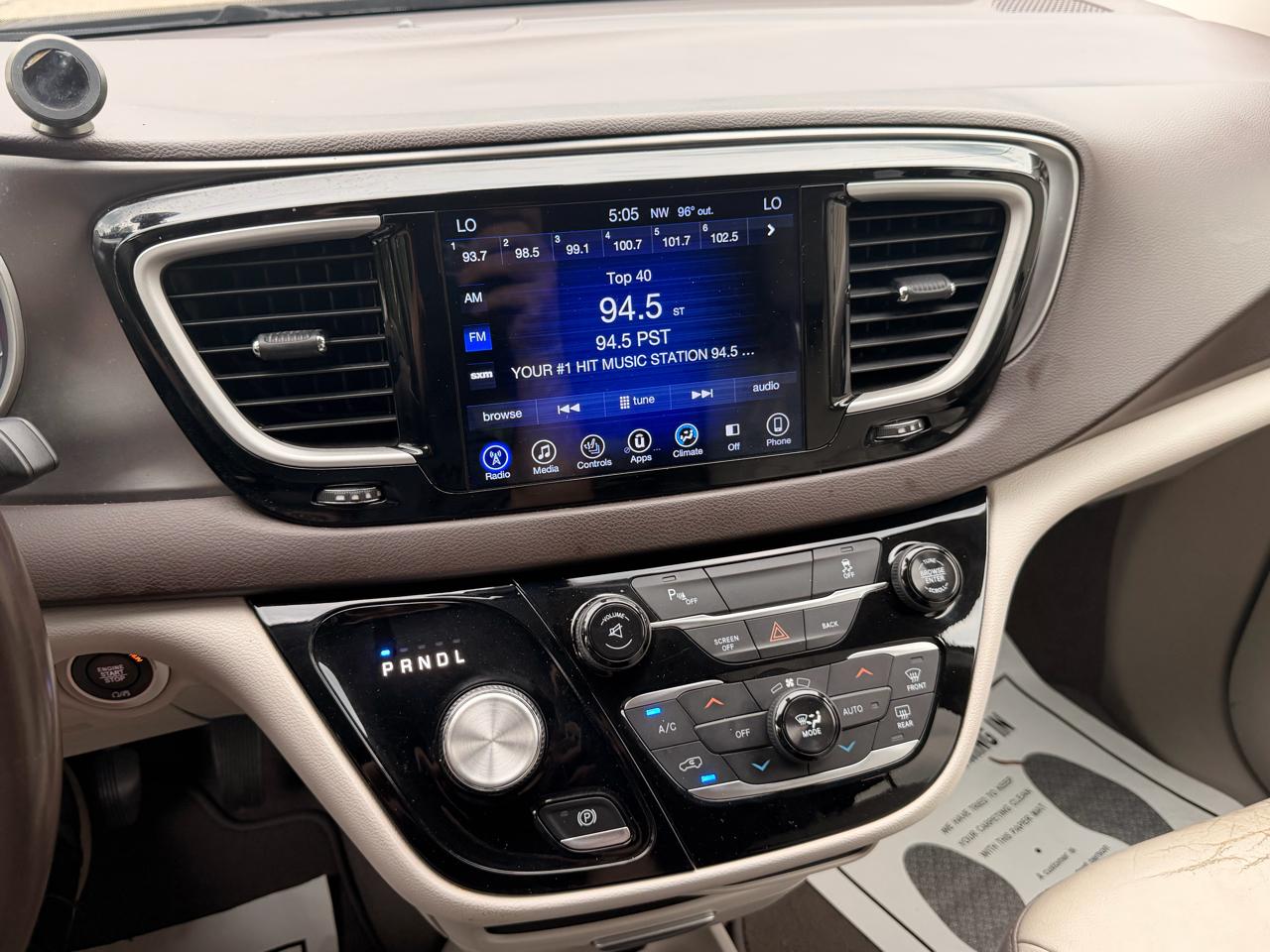 Chrysler Pacifica Touring-L FWD 2017
