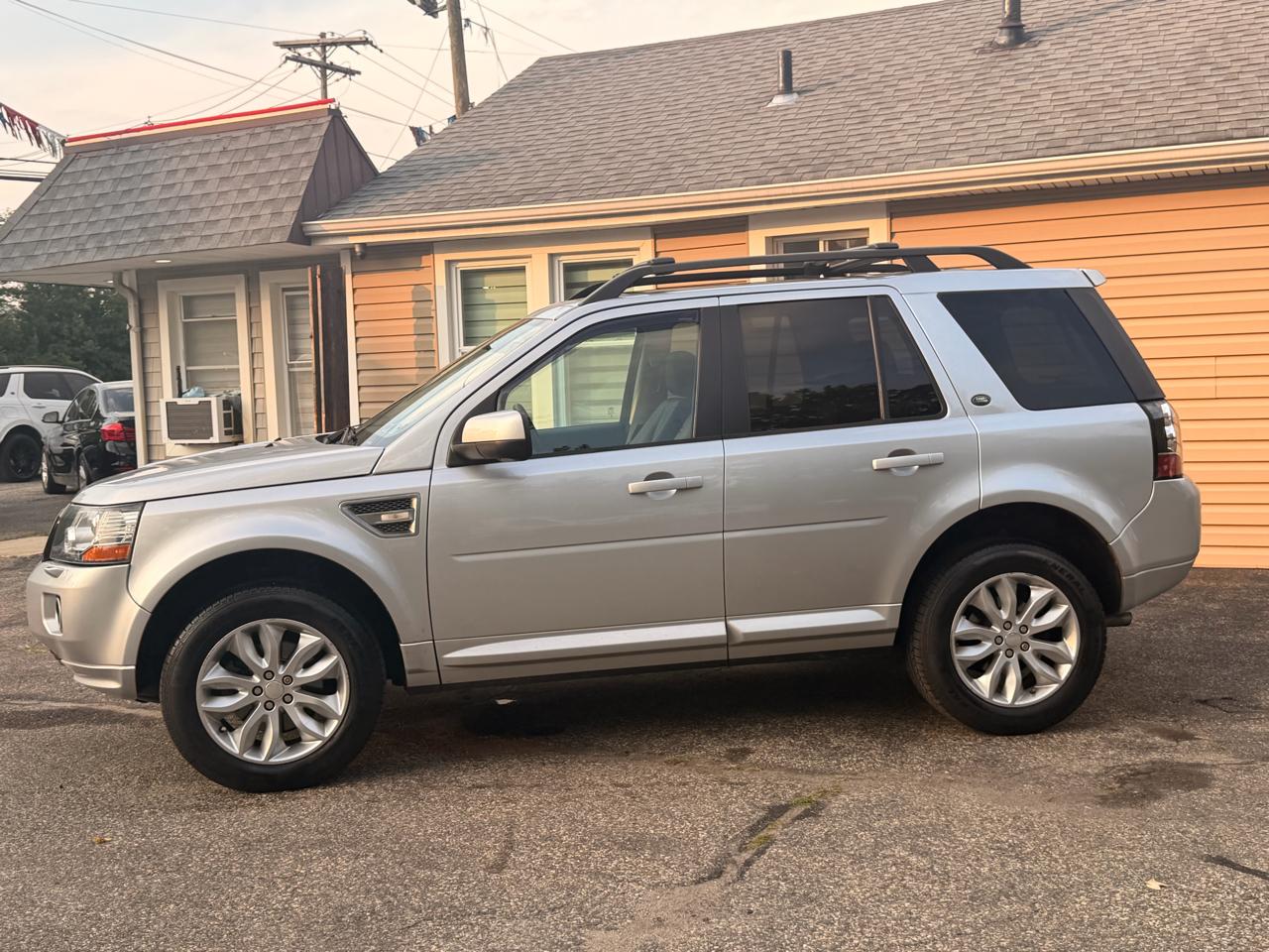 Land Rover LR2 AWD 4dr HSE 2015