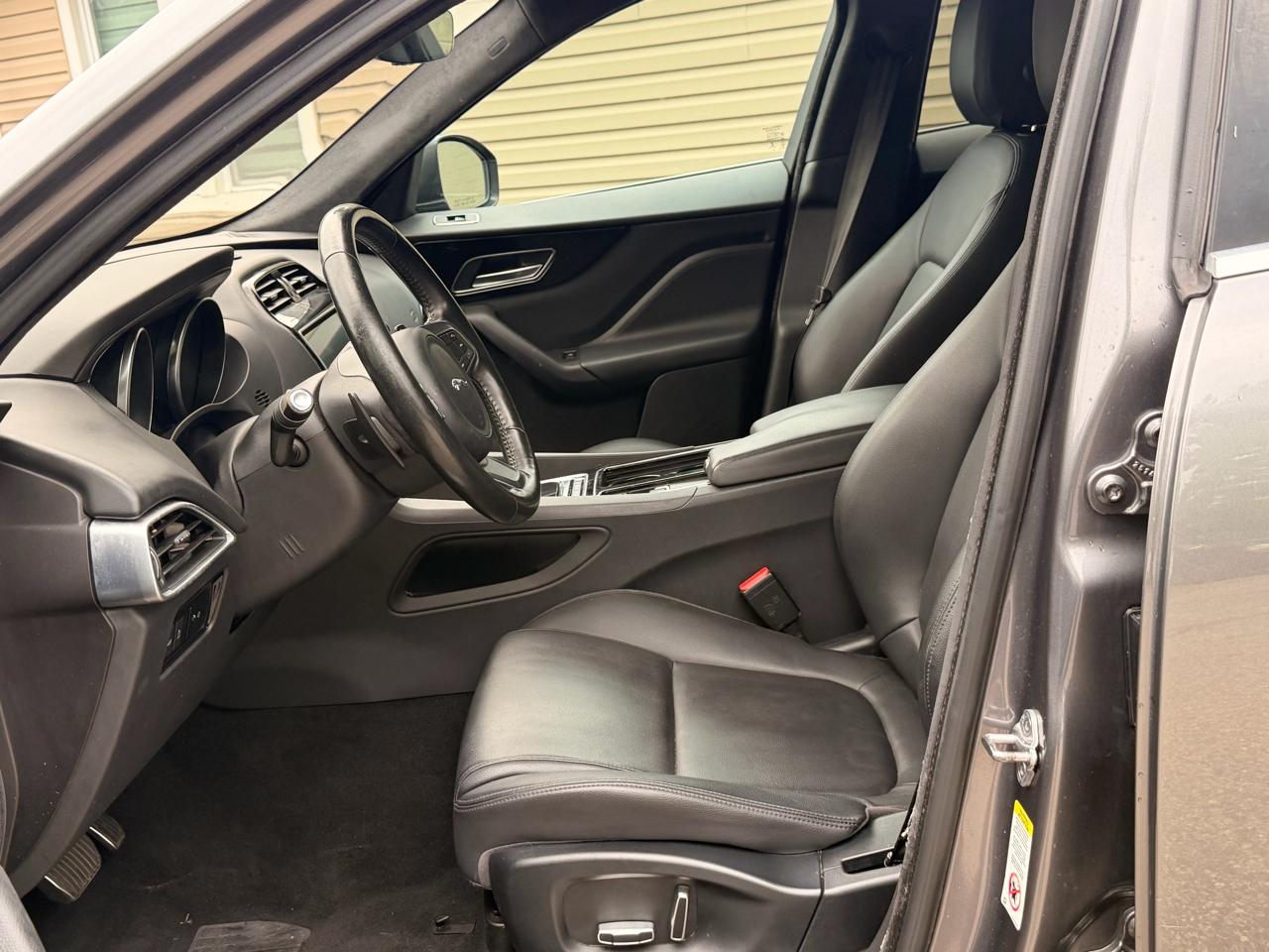 Jaguar F-Pace 25t Premium AWD 2019