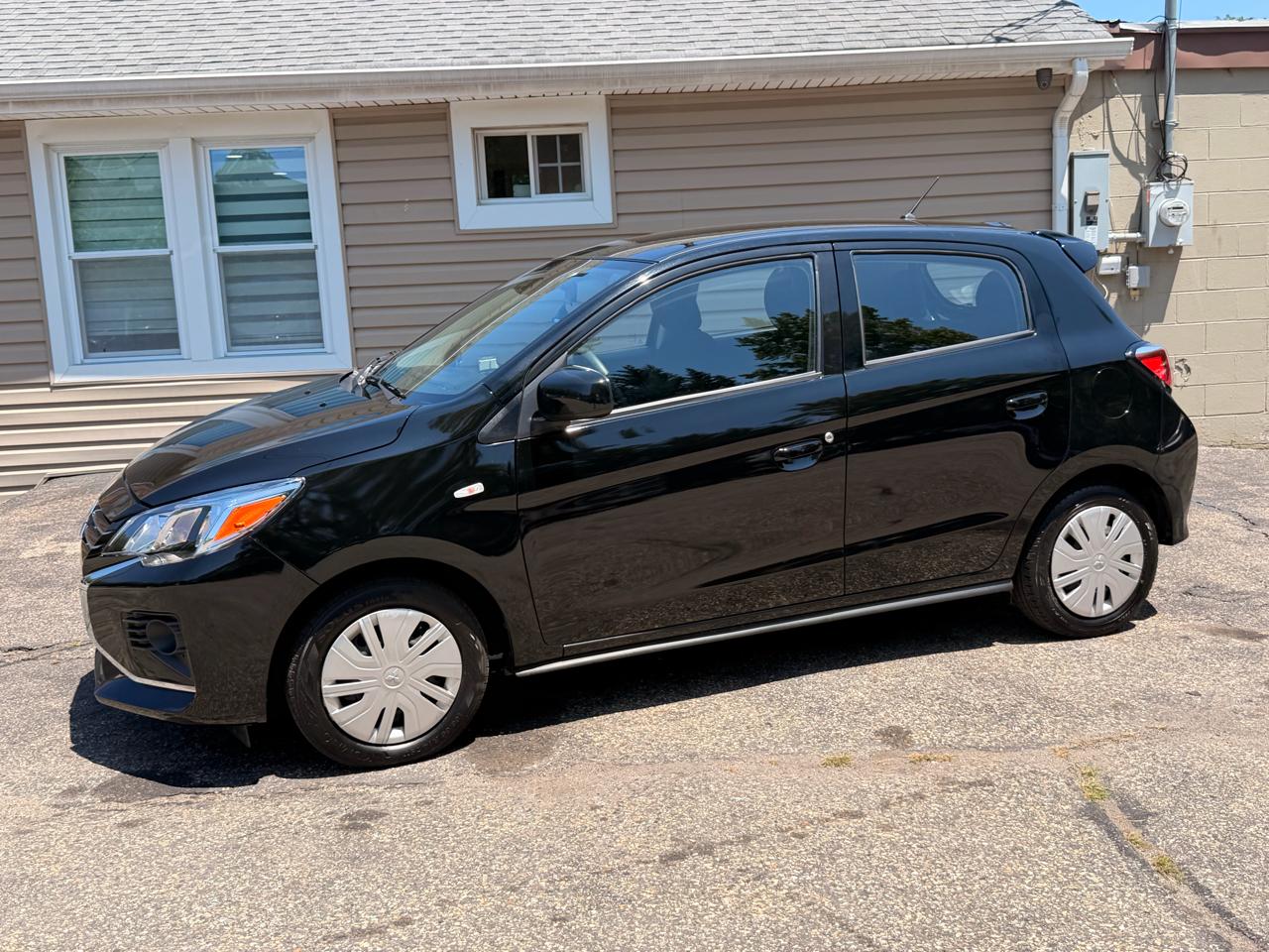 Mitsubishi Mirage ES CVT 2024