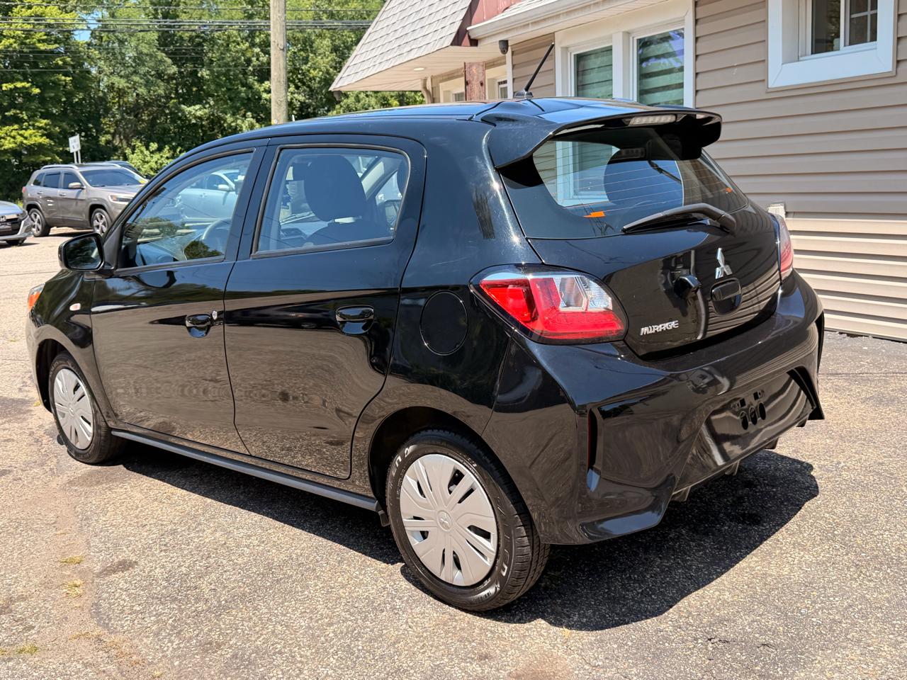 Mitsubishi Mirage ES CVT 2024