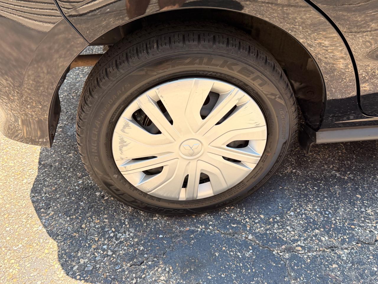 Mitsubishi Mirage ES CVT 2024