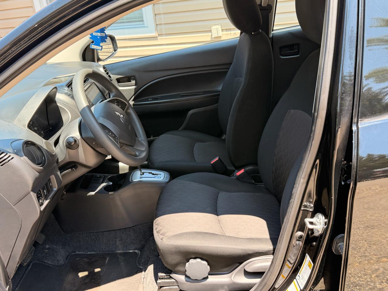 Mitsubishi Mirage ES CVT 2024