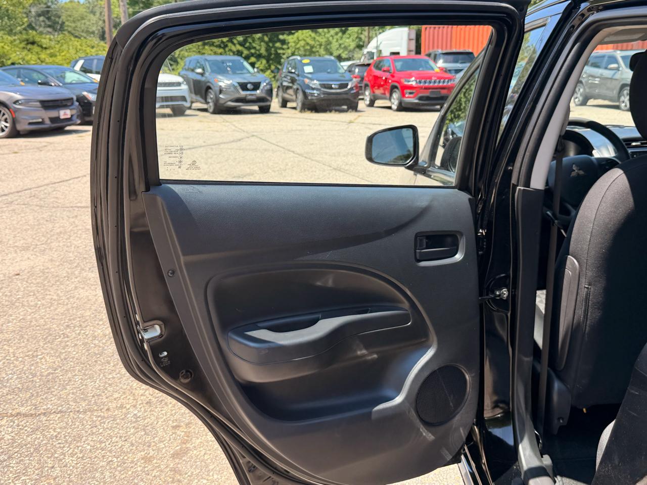 Mitsubishi Mirage ES CVT 2024