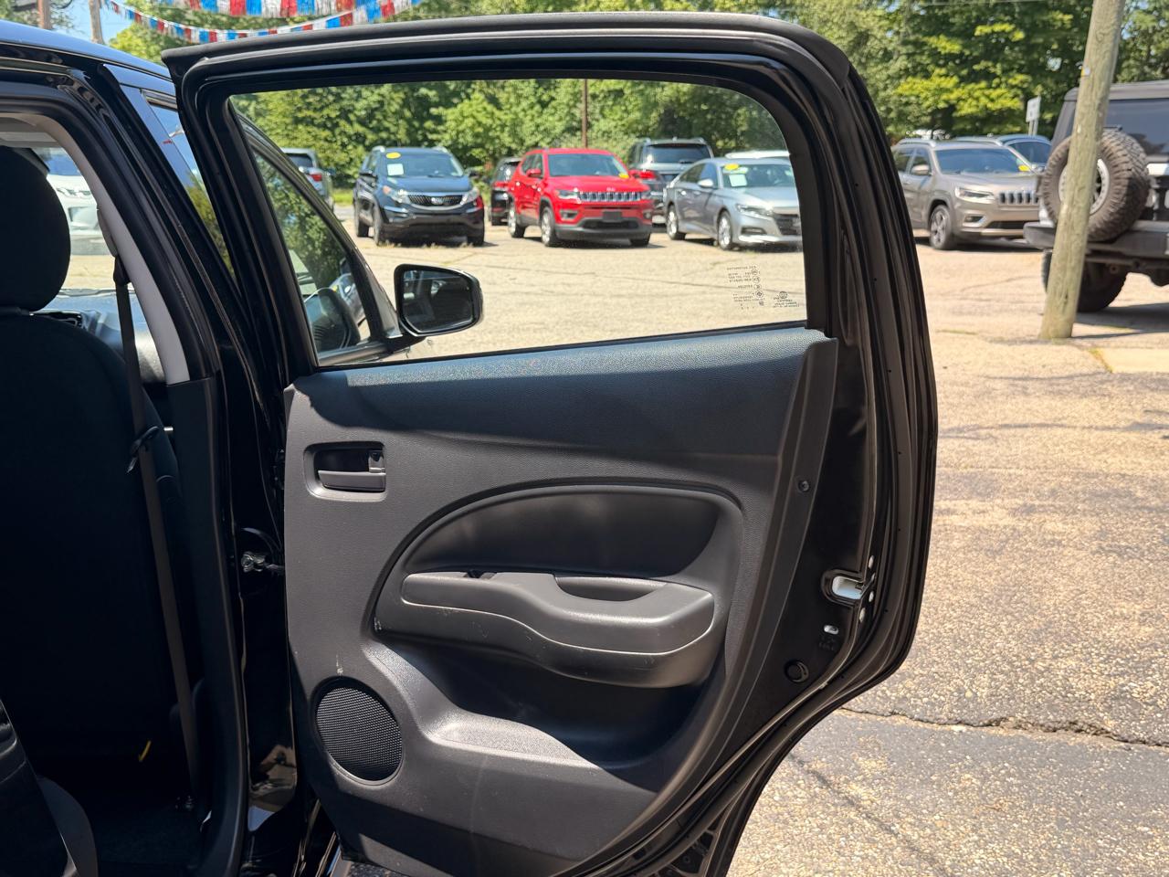 Mitsubishi Mirage ES CVT 2024