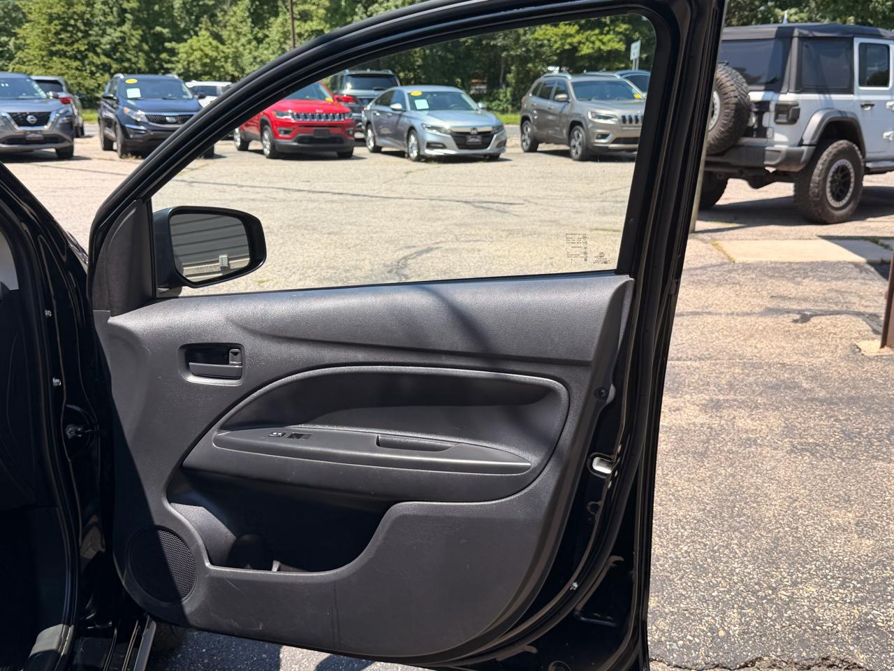 Mitsubishi Mirage ES CVT 2024