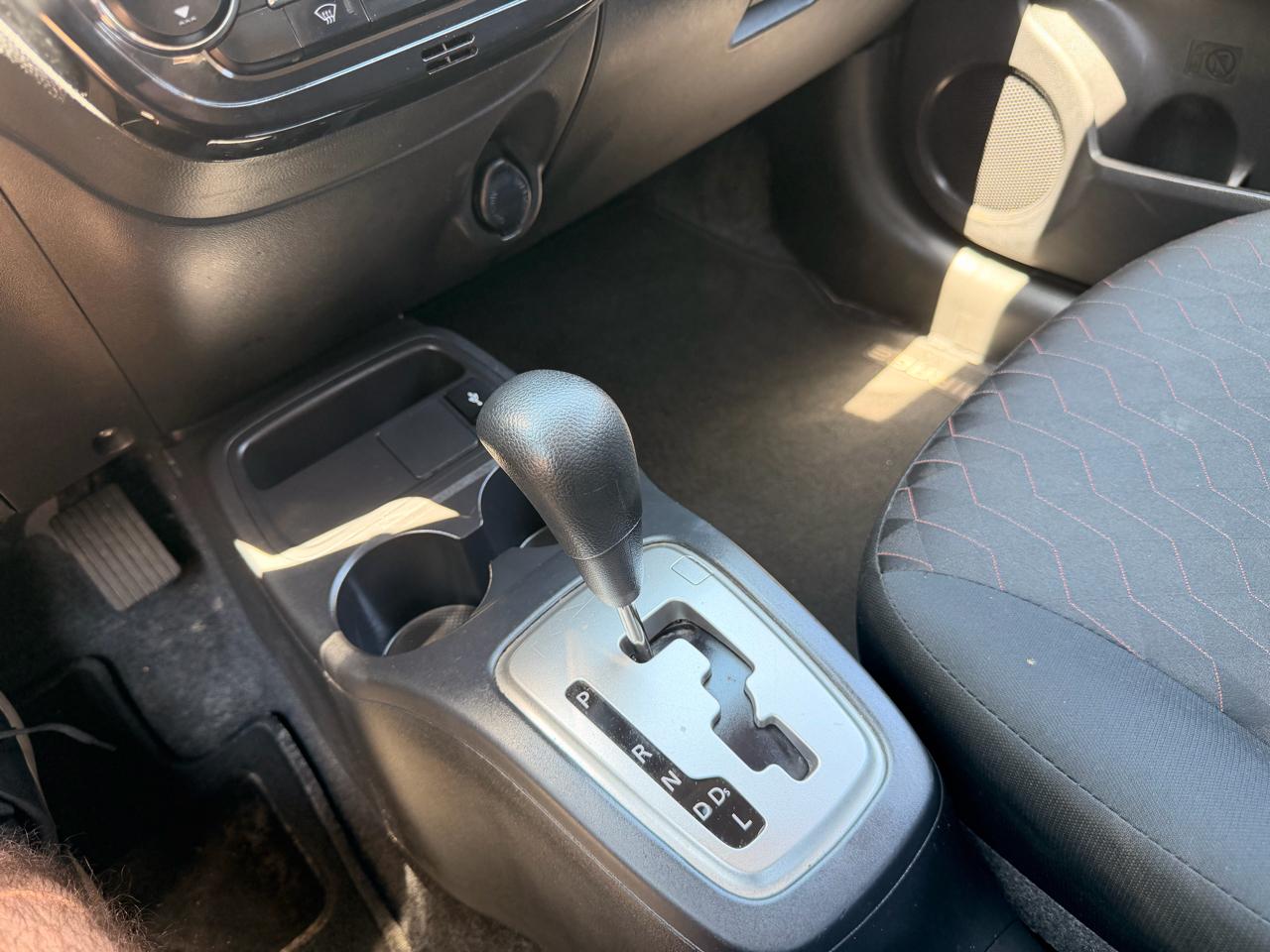 Mitsubishi Mirage ES CVT 2024