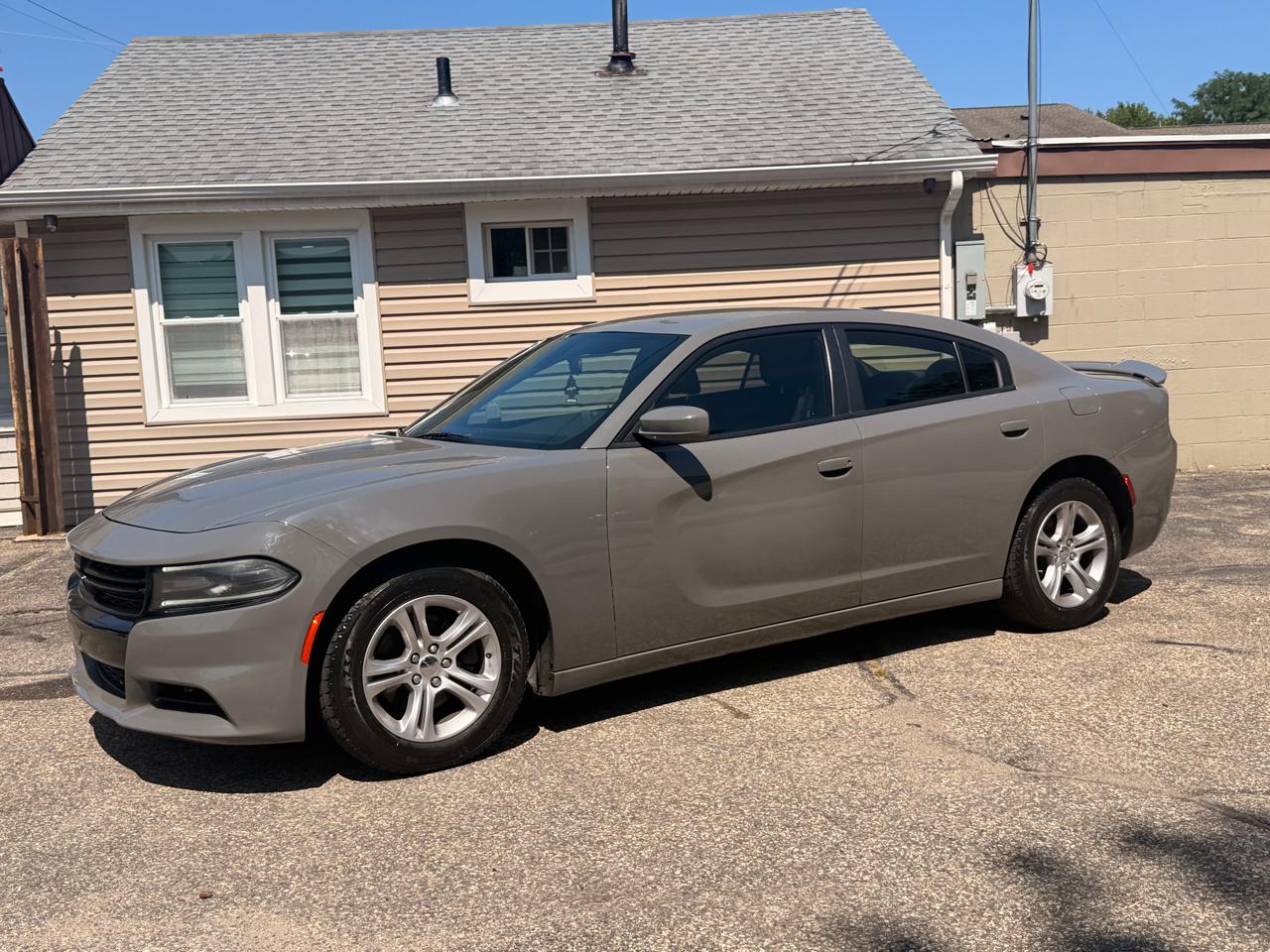 Dodge Charger SXT RWD 2019