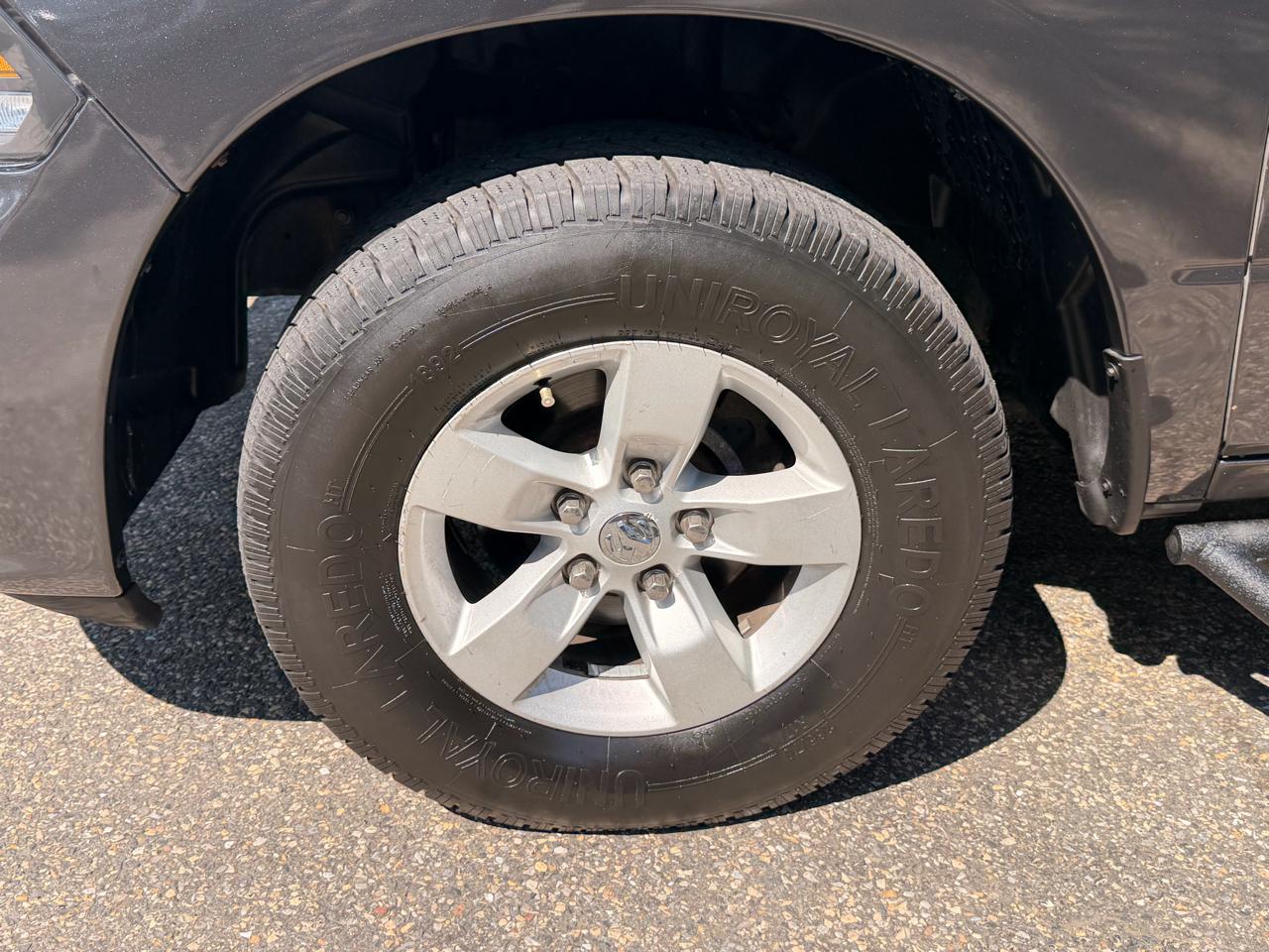 RAM 1500 Classic Express 4x4 Quad Cab 6'4" Box 2019
