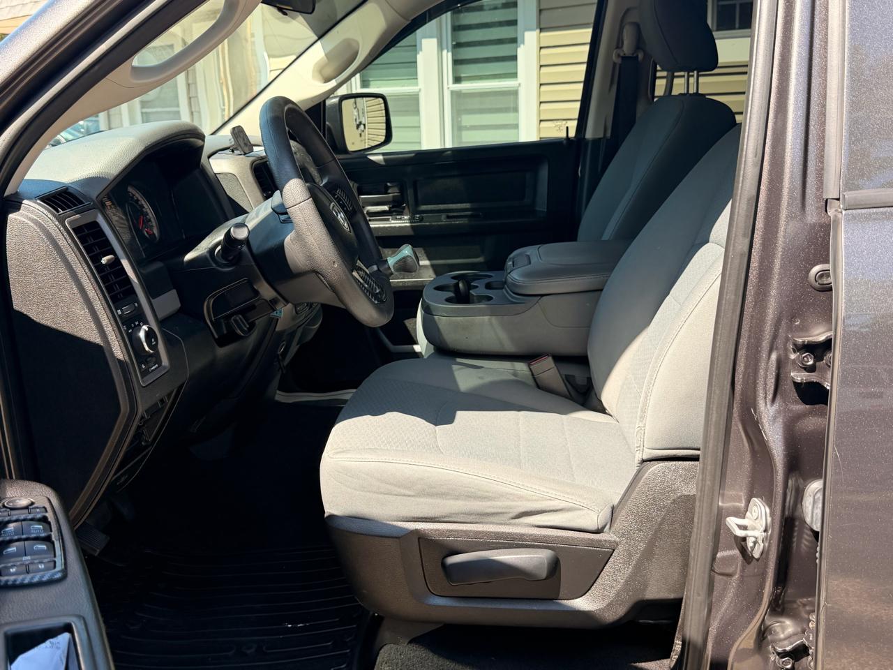 RAM 1500 Classic Express 4x4 Quad Cab 6'4" Box 2019