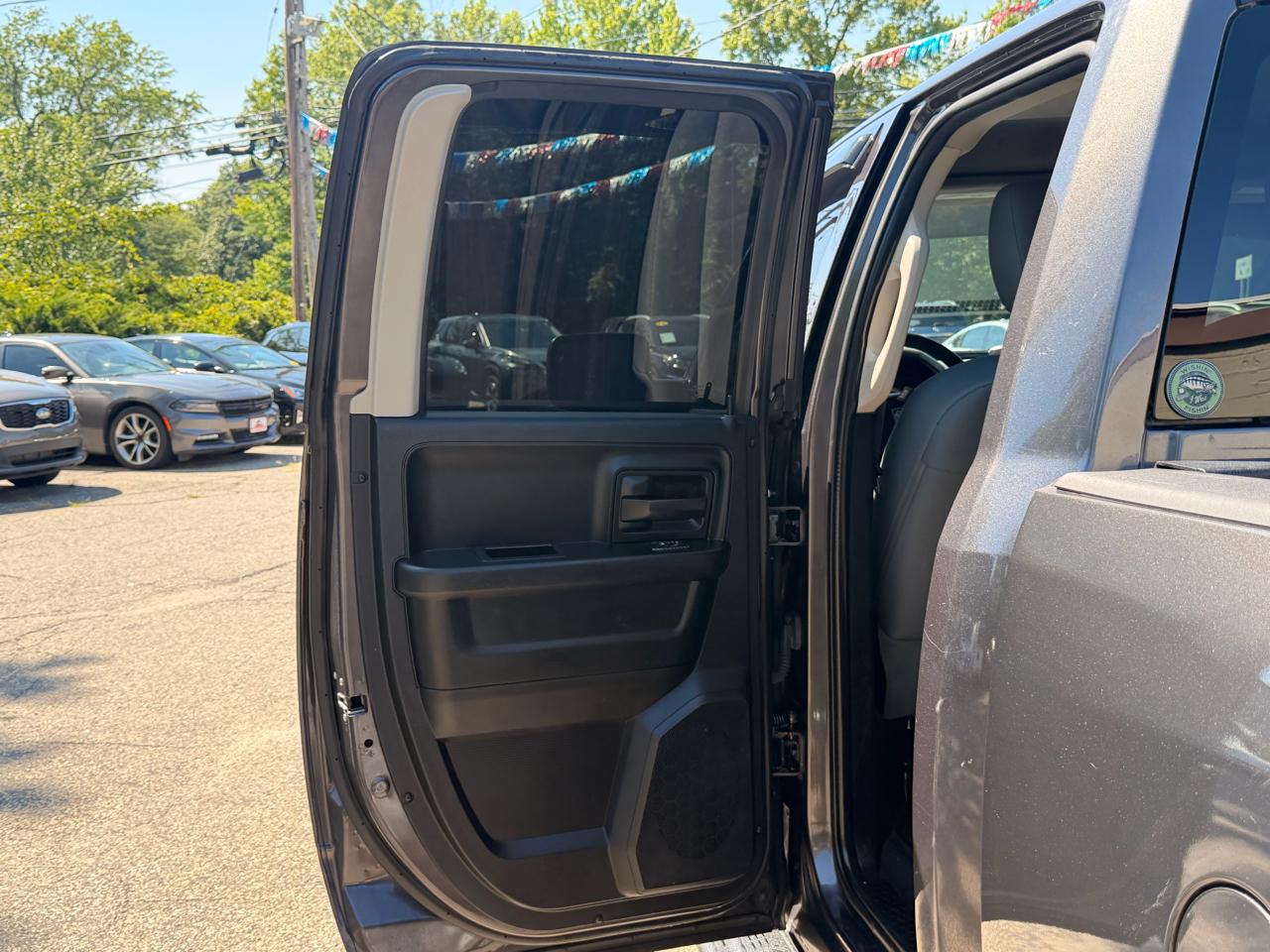 RAM 1500 Classic Express 4x4 Quad Cab 6'4" Box 2019