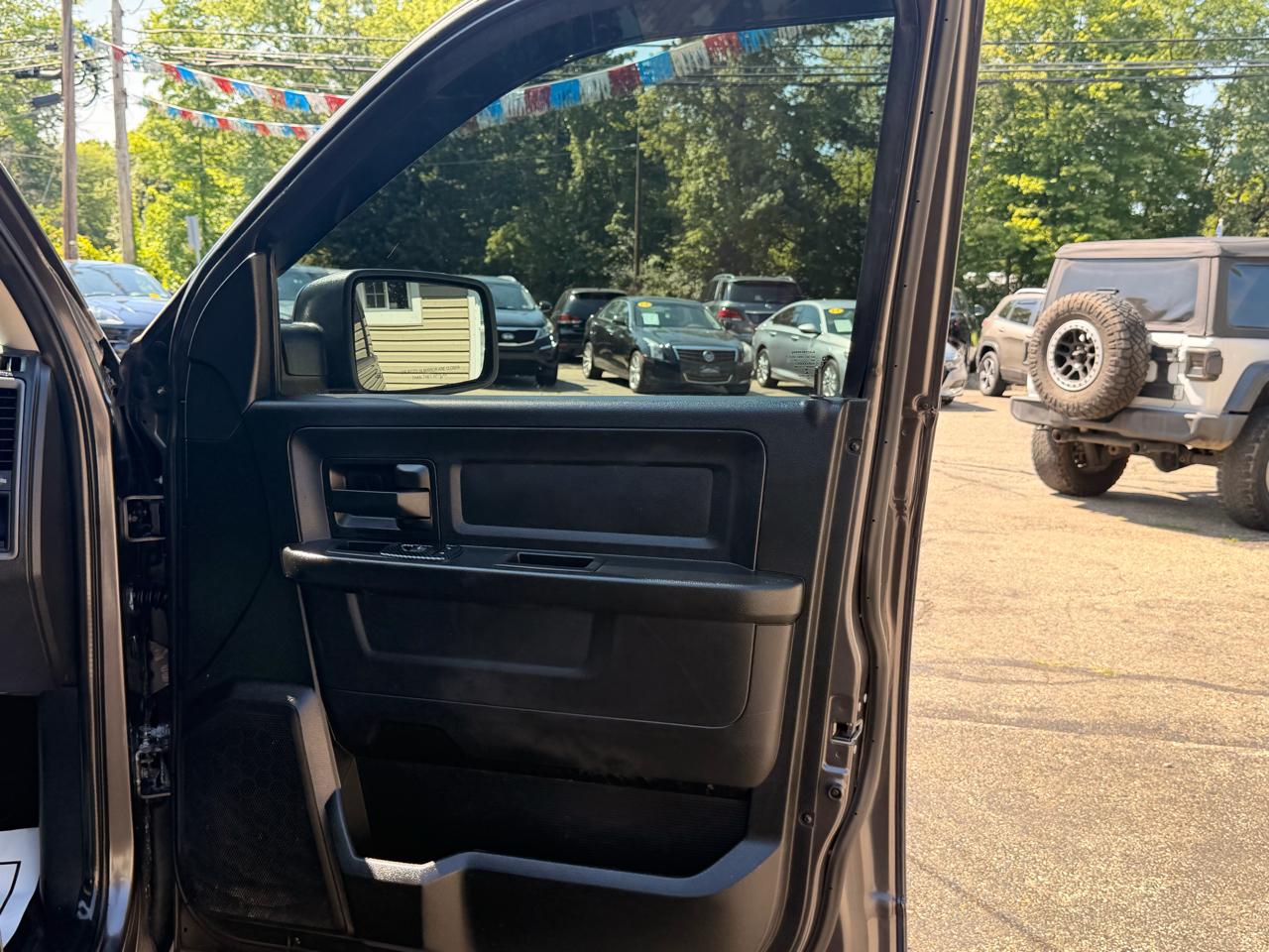 RAM 1500 Classic Express 4x4 Quad Cab 6'4" Box 2019