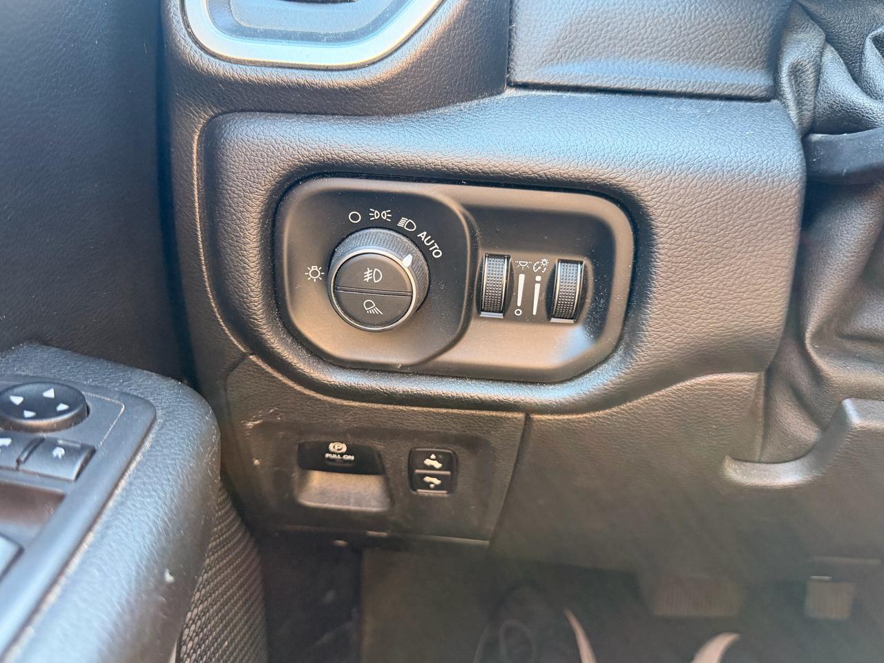 RAM 1500 Big Horn/Lone Star 4x4 Crew Cab 5'7" Box 2019