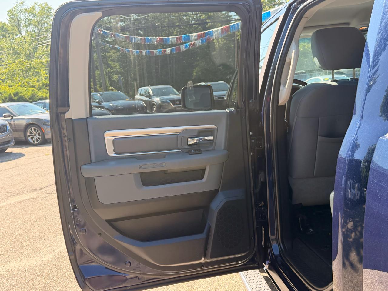 RAM 1500 4WD Crew Cab 149" Big Horn 2014