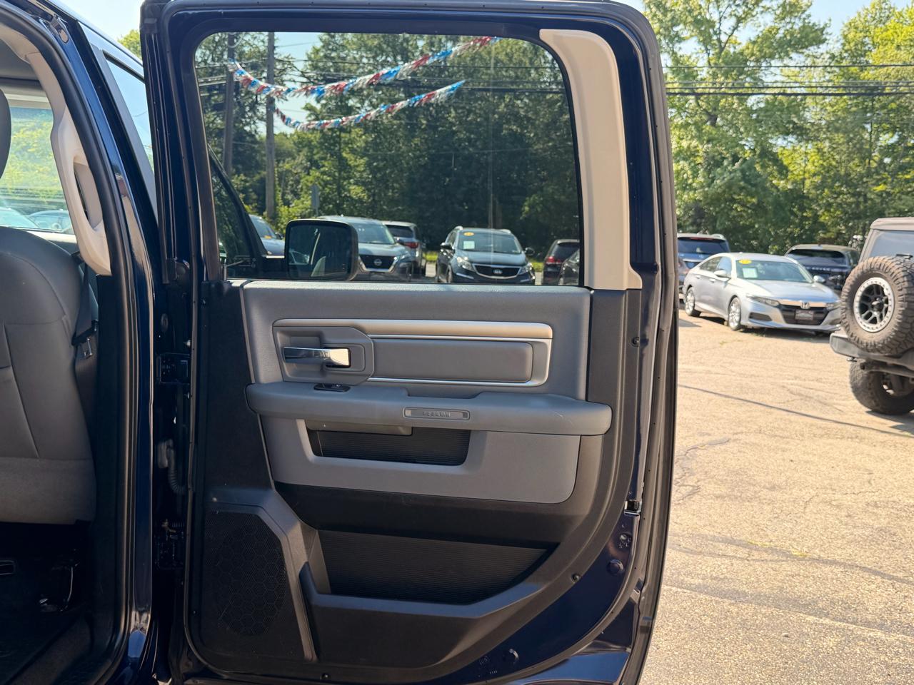 RAM 1500 4WD Crew Cab 149" Big Horn 2014