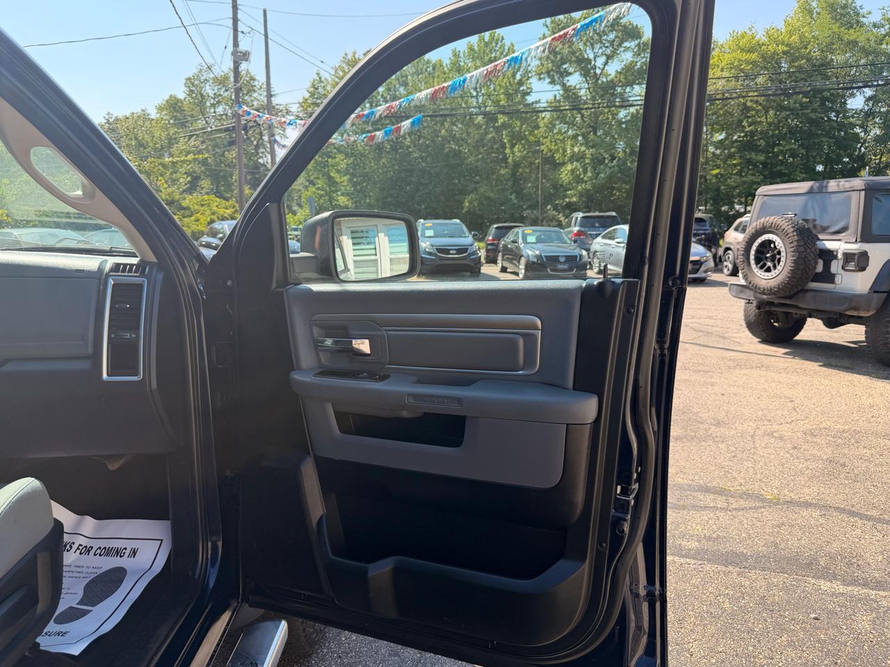 RAM 1500 4WD Crew Cab 149" Big Horn 2014