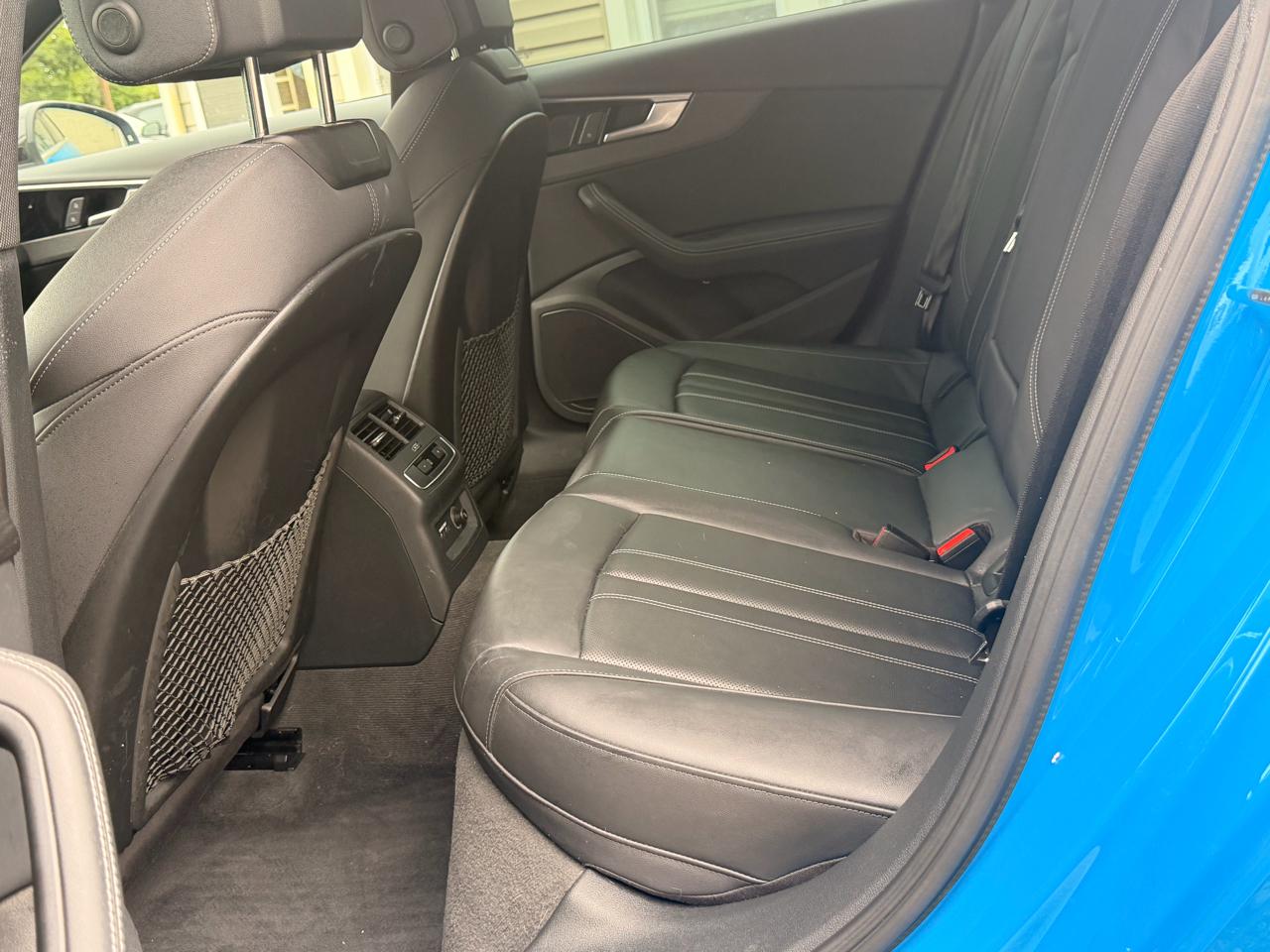 Audi A4 Sedan Premium Plus 45 TFSI quattro 2020
