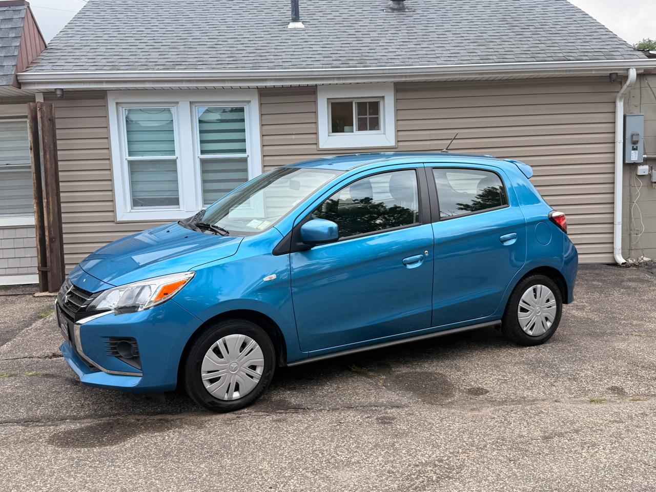 Mitsubishi Mirage ES CVT 2024