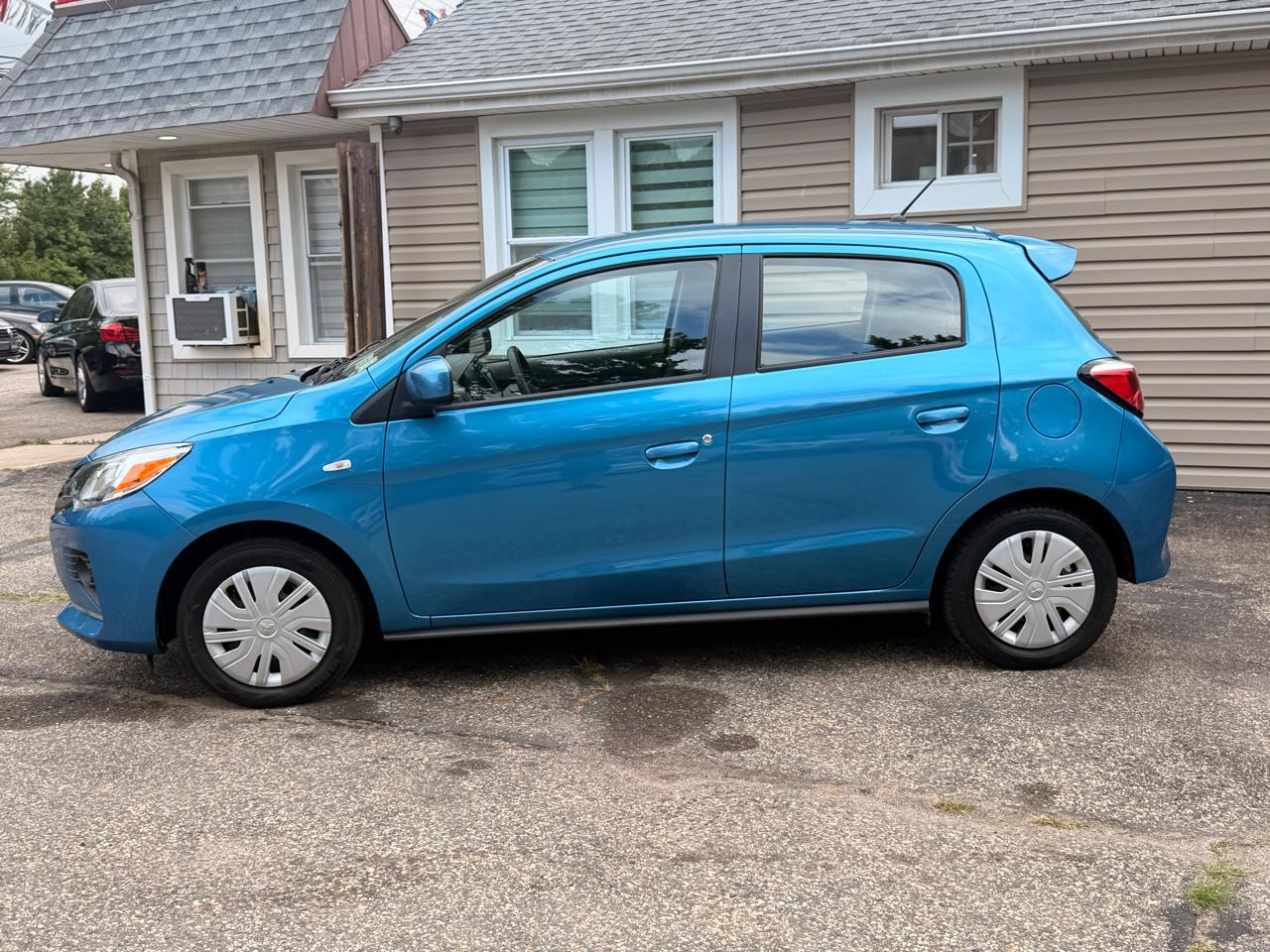 Mitsubishi Mirage ES CVT 2024