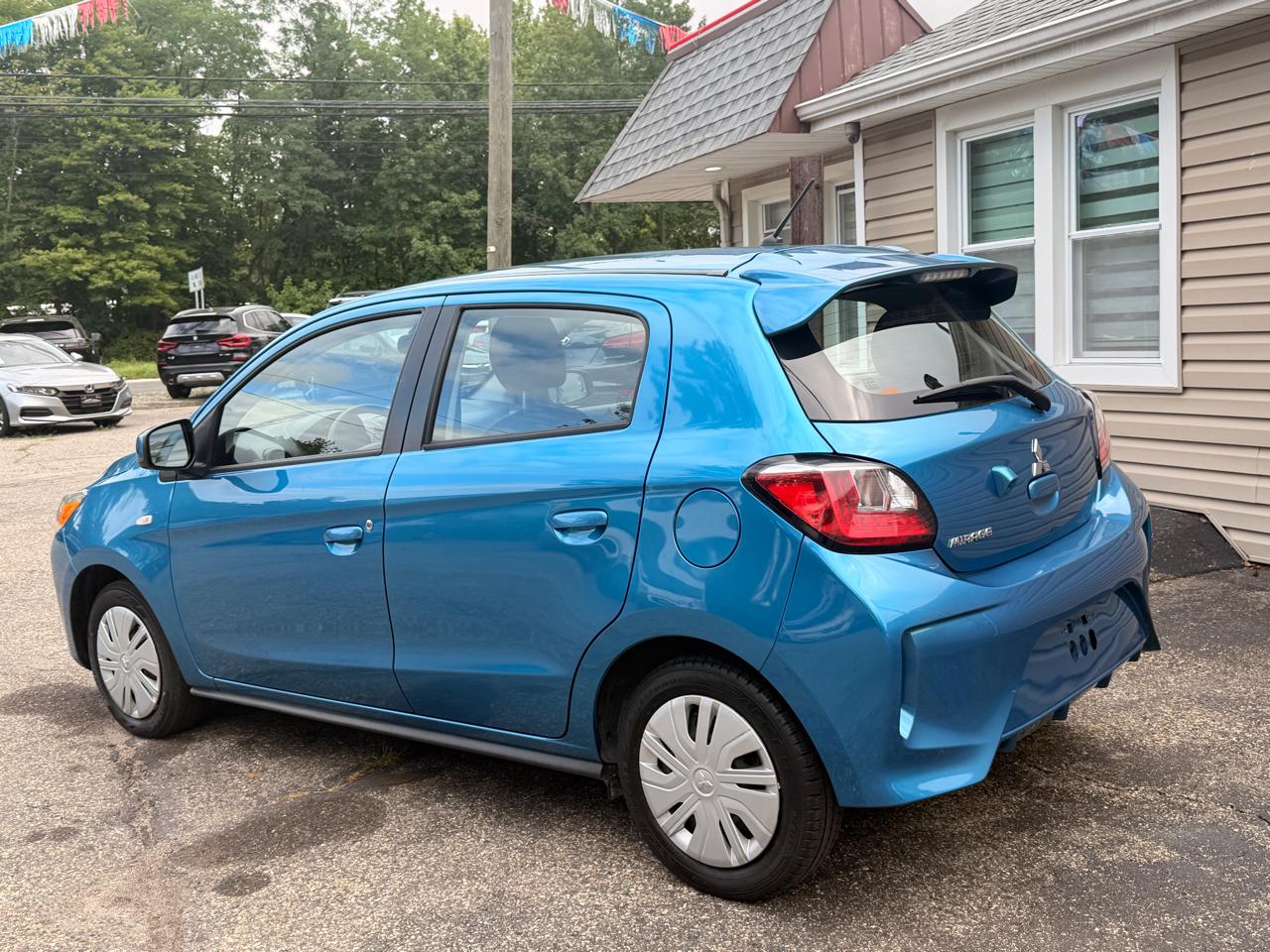 Mitsubishi Mirage ES CVT 2024