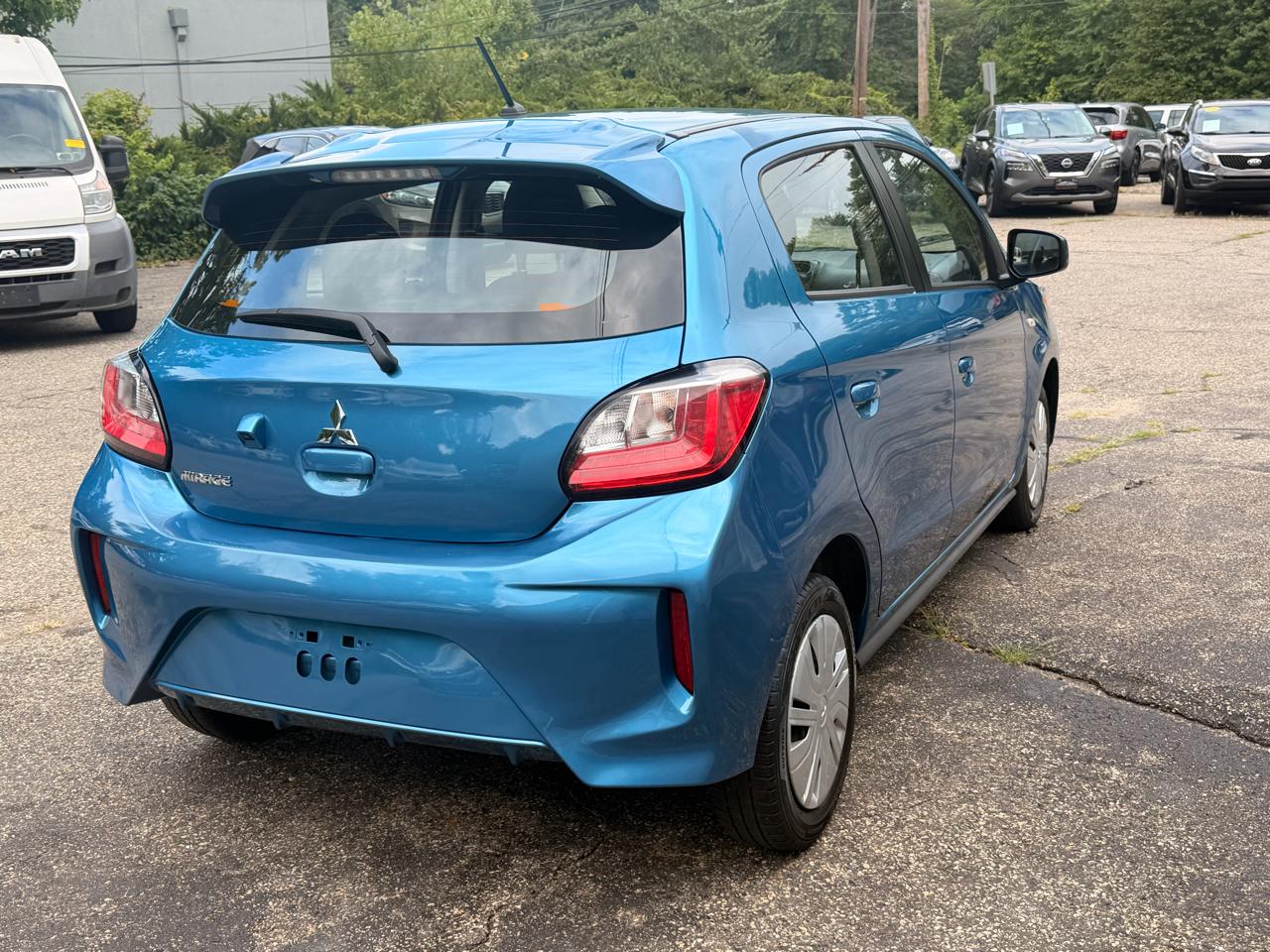 Mitsubishi Mirage ES CVT 2024