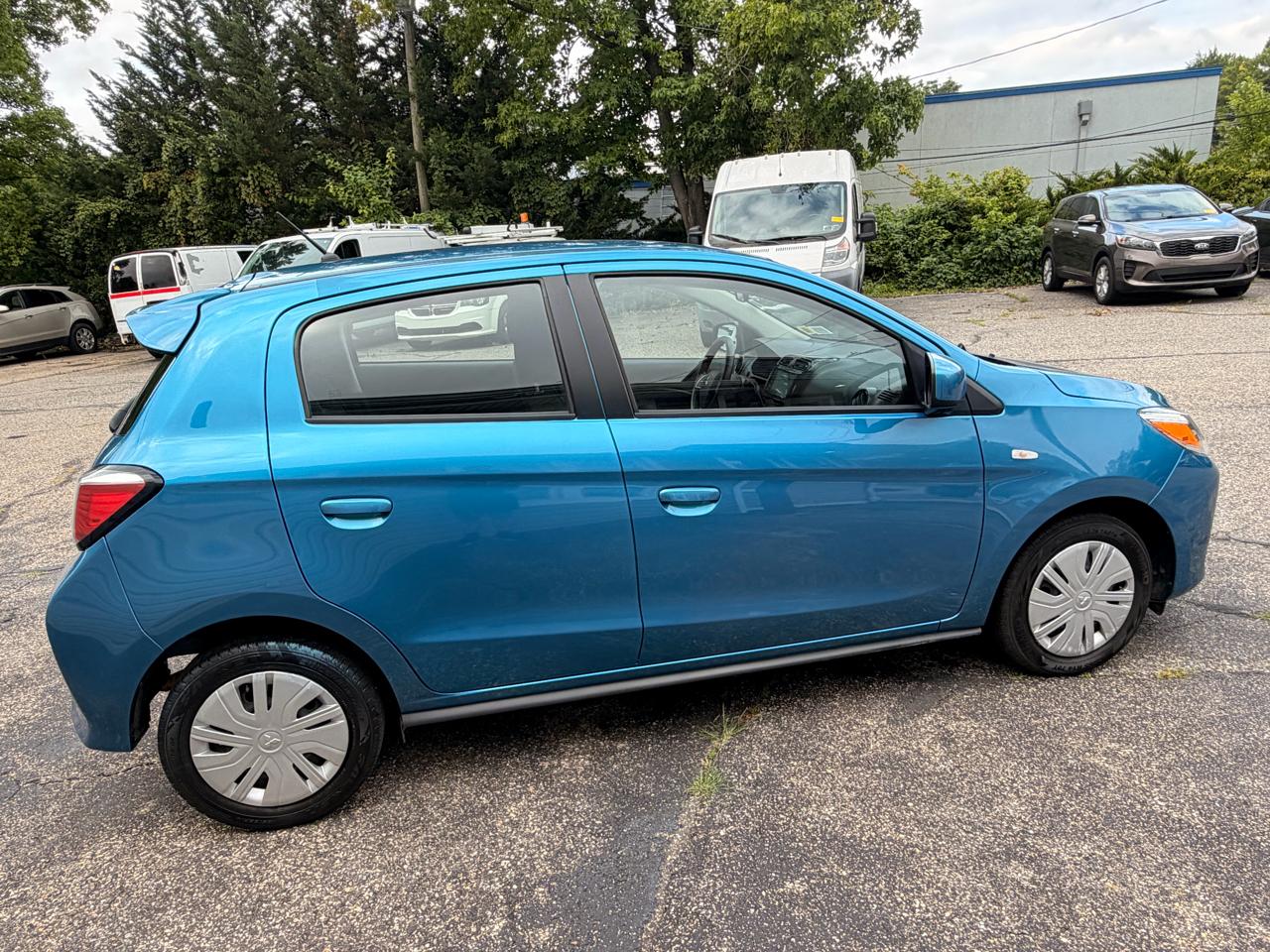 Mitsubishi Mirage ES CVT 2024
