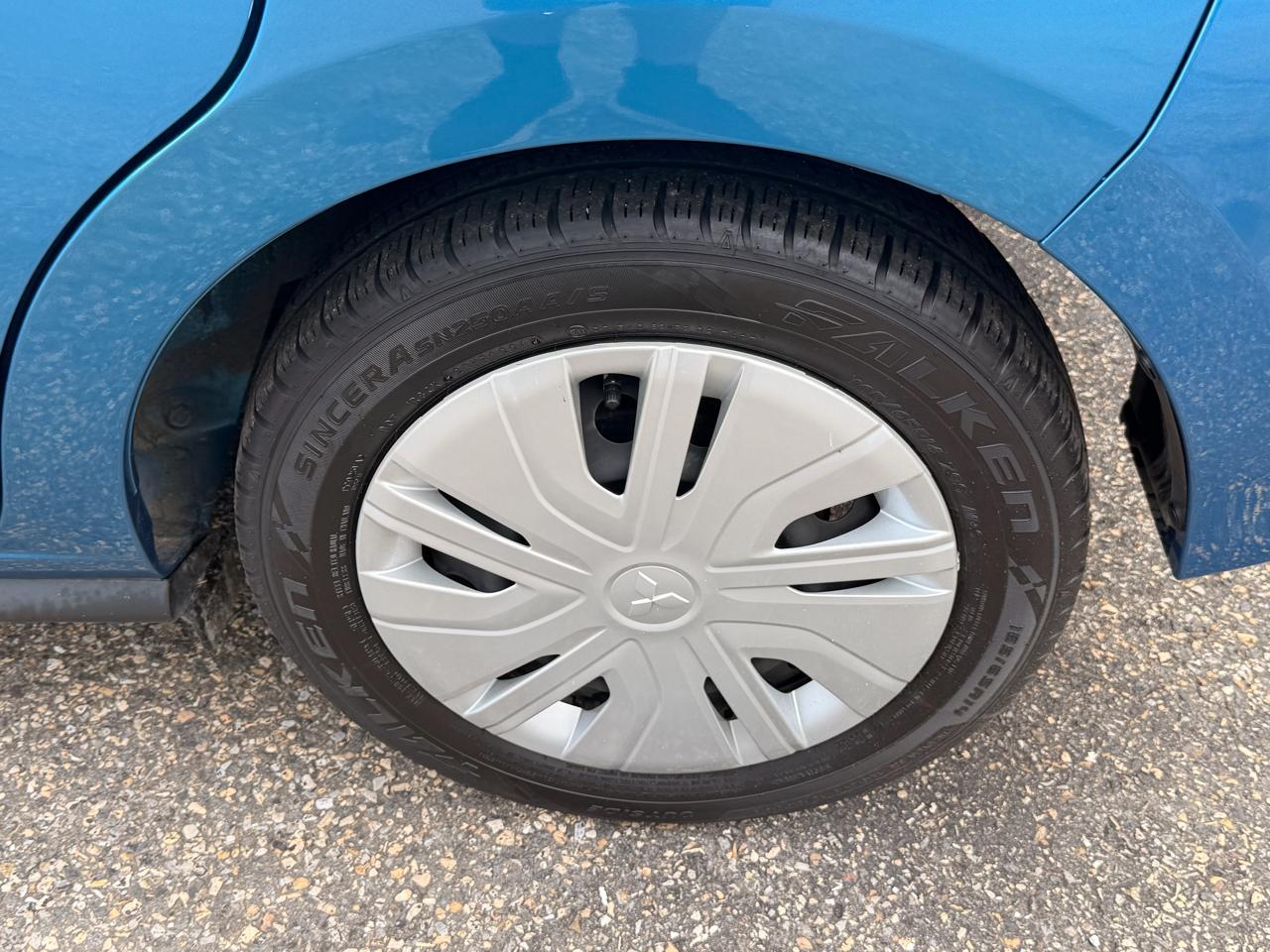 Mitsubishi Mirage ES CVT 2024