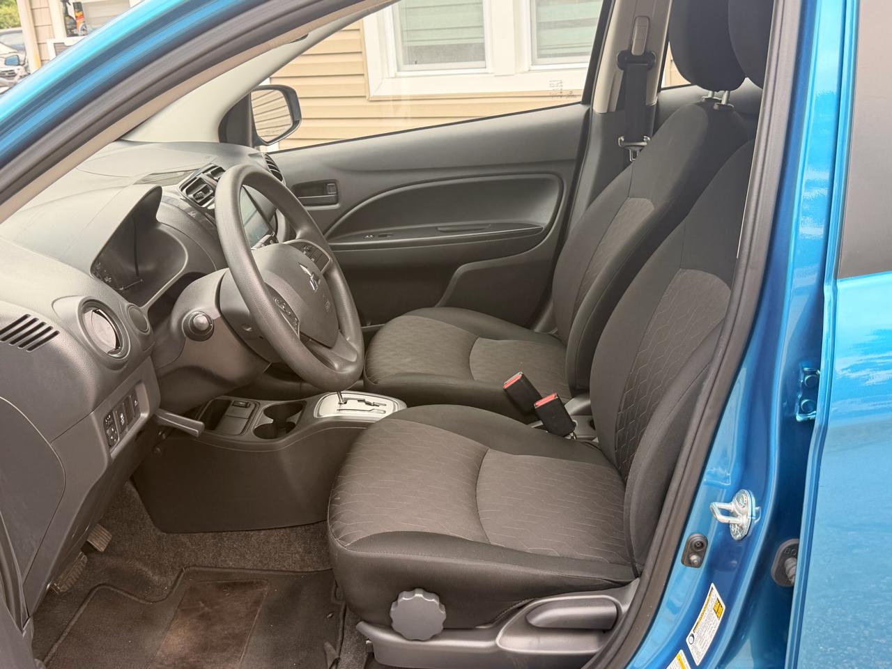 Mitsubishi Mirage ES CVT 2024