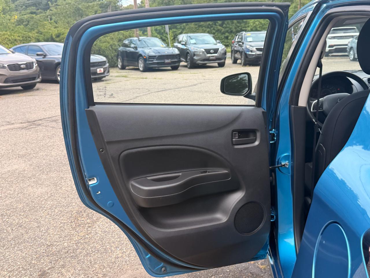 Mitsubishi Mirage ES CVT 2024