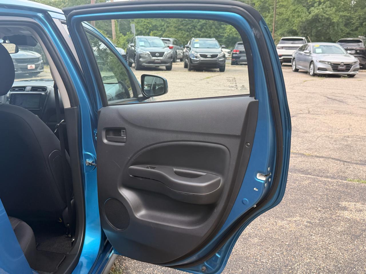 Mitsubishi Mirage ES CVT 2024