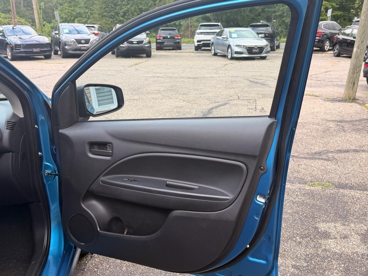 Mitsubishi Mirage ES CVT 2024