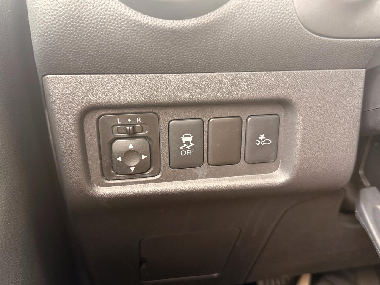Mitsubishi Mirage ES CVT 2024