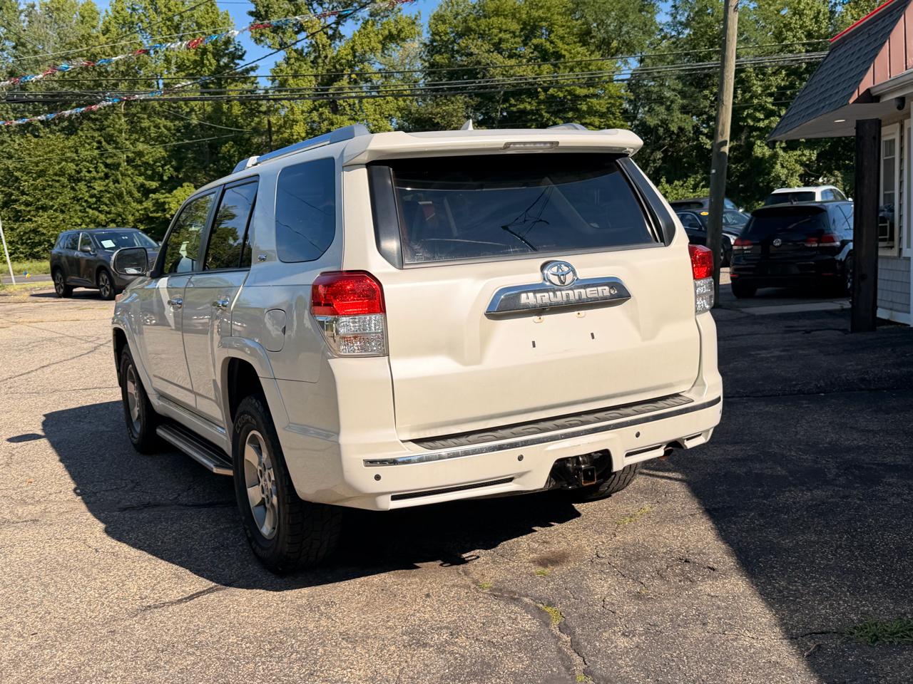 Toyota 4Runner 4WD 4dr V6 Limited (Natl) 2013