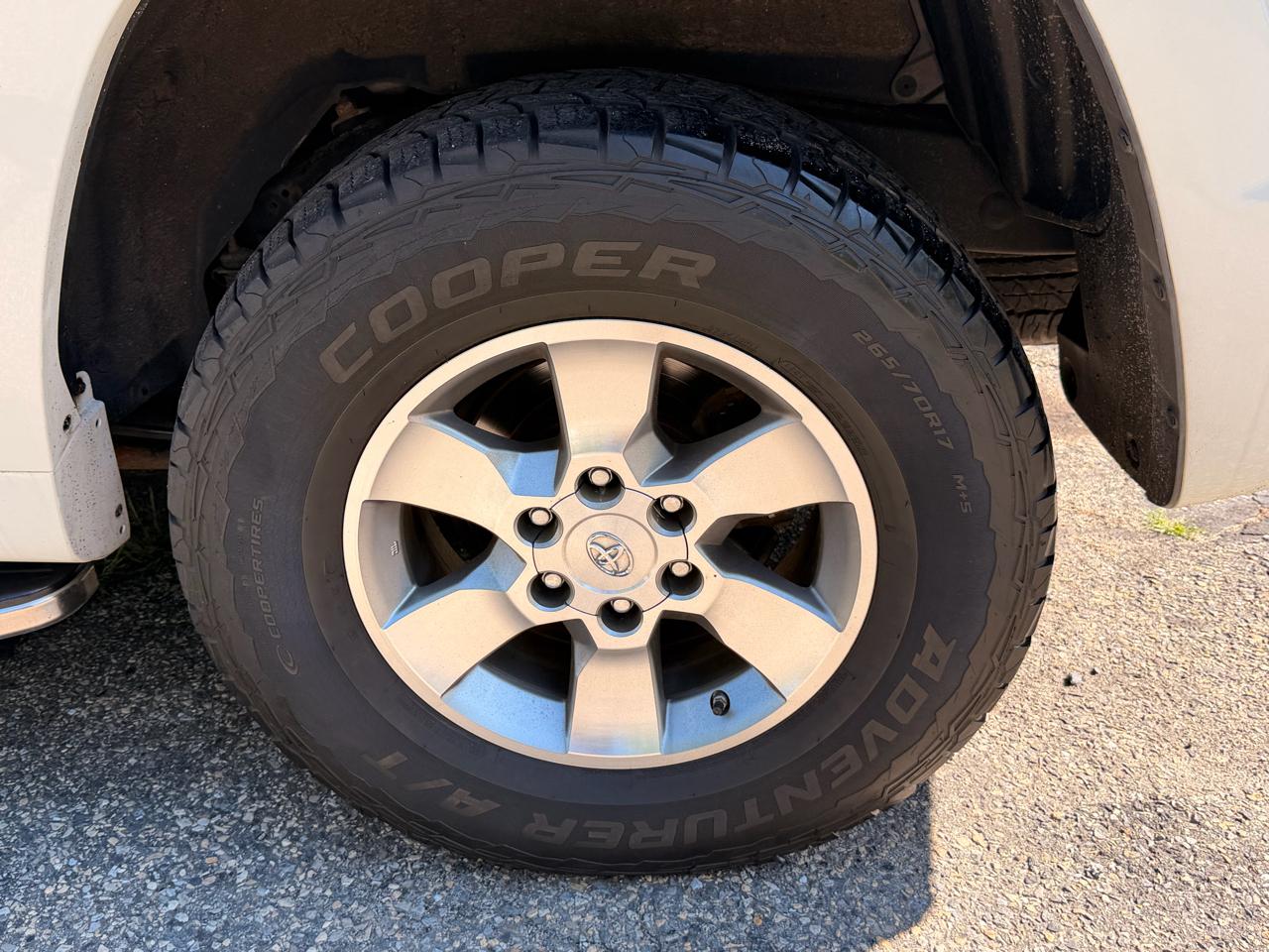 Toyota 4Runner 4WD 4dr V6 Limited (Natl) 2013