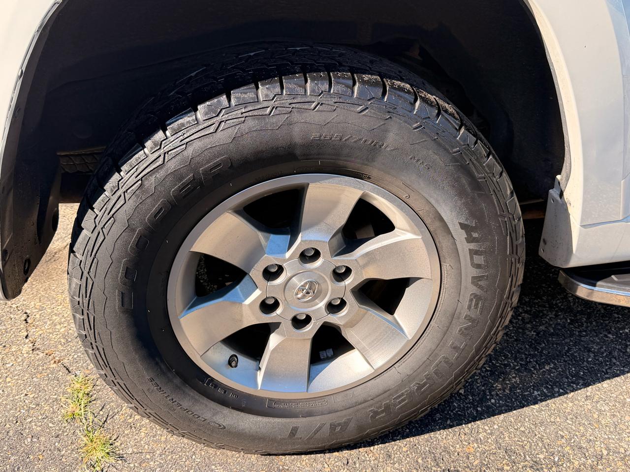 Toyota 4Runner 4WD 4dr V6 Limited (Natl) 2013