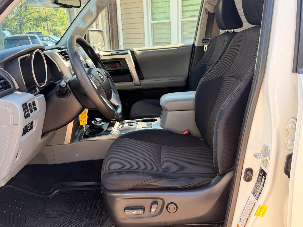 Toyota 4Runner 4WD 4dr V6 Limited (Natl) 2013