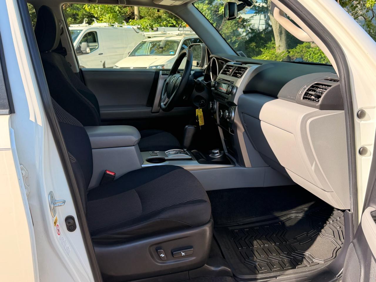 Toyota 4Runner 4WD 4dr V6 Limited (Natl) 2013