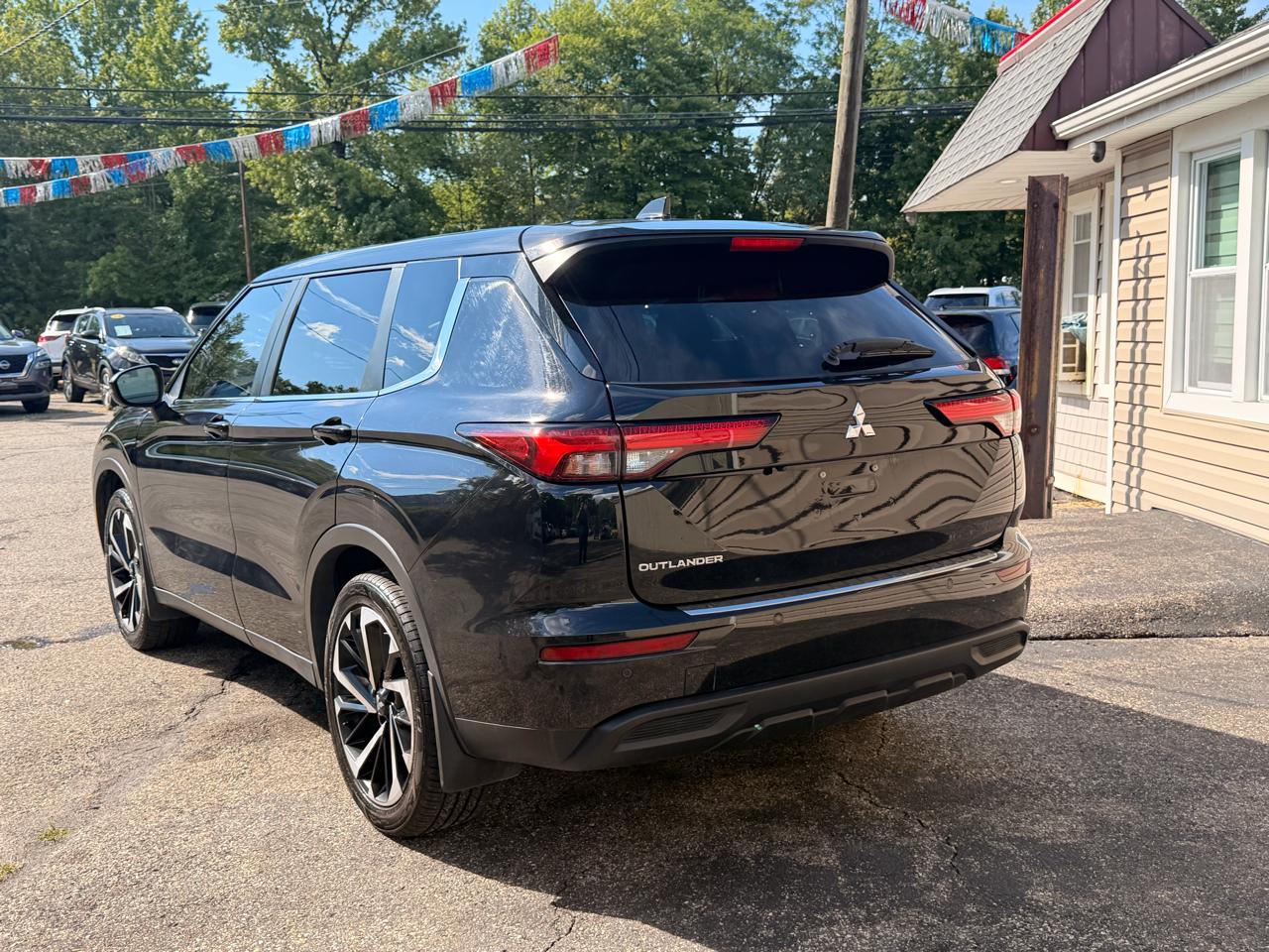 Mitsubishi Outlander ES S-AWC 2022