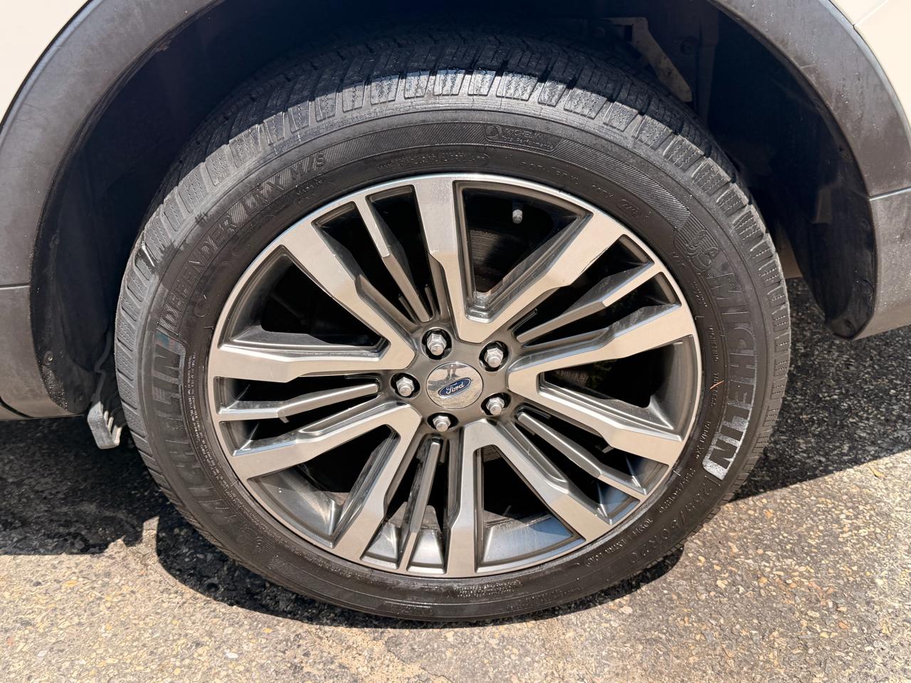 Ford Explorer 4WD 4dr Platinum 2016