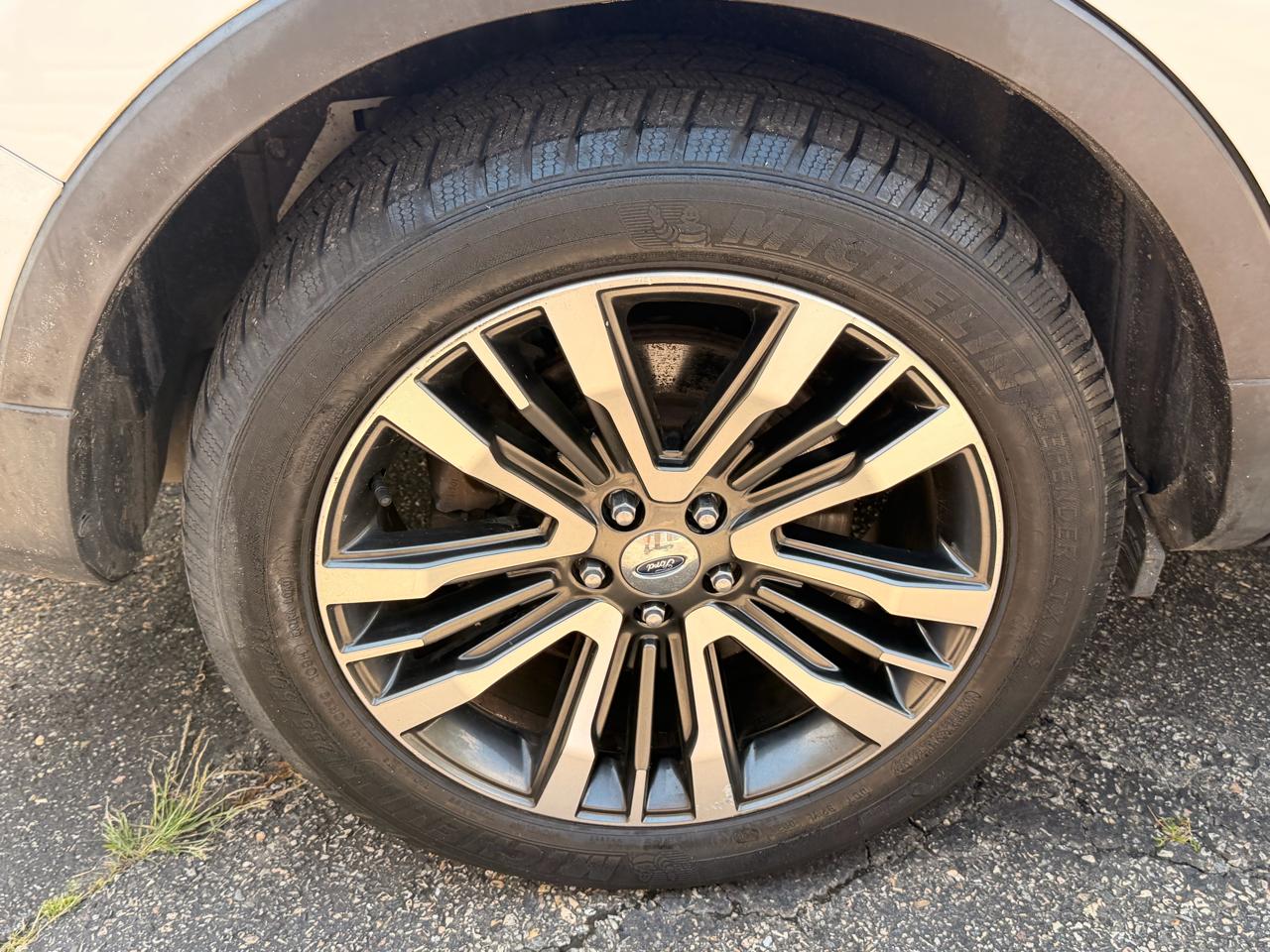 Ford Explorer 4WD 4dr Platinum 2016