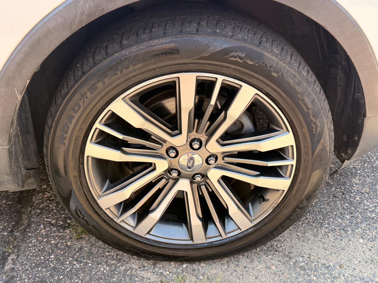 Ford Explorer 4WD 4dr Platinum 2016