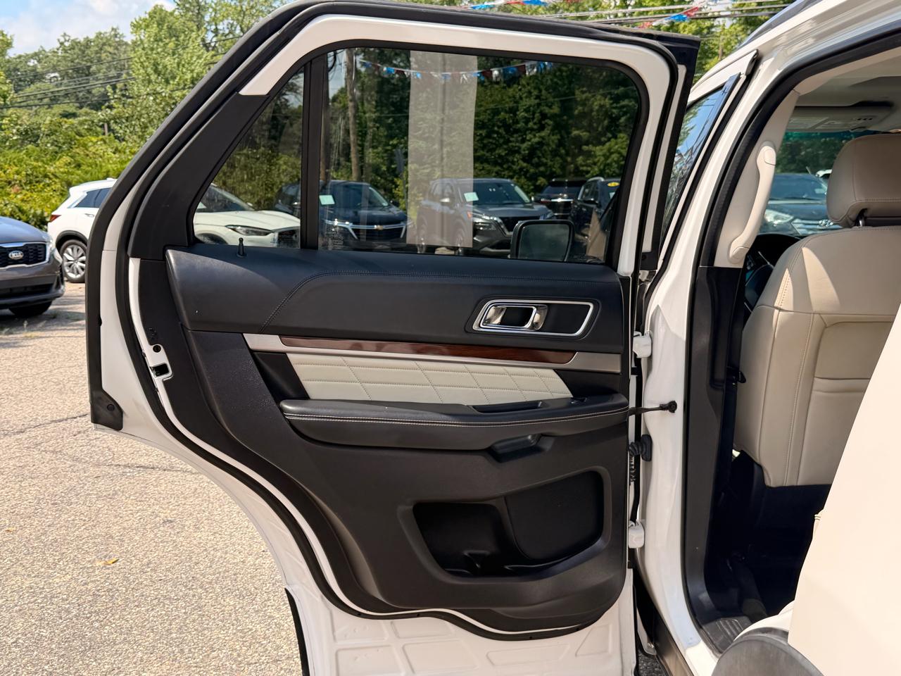 Ford Explorer 4WD 4dr Platinum 2016
